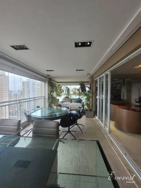 Foto 1 de Apartamento com 4 Quartos para alugar, 206m² em Lapa, São Paulo