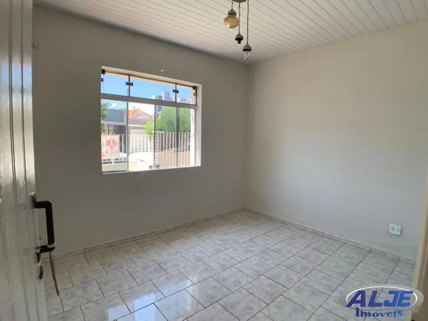 Foto 1 de Casa com 2 Quartos à venda, 100m² em Banzato, Marília