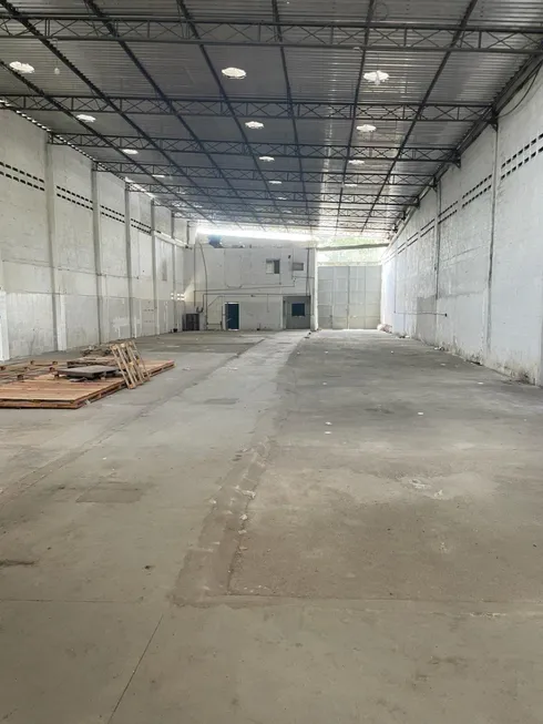 Foto 1 de Galpão/Depósito/Armazém com 2 Quartos para alugar, 900m² em Várzea, Recife