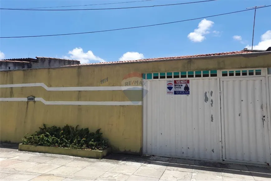 Foto 1 de Casa com 4 Quartos à venda, 236m² em Lagoa Azul, Natal