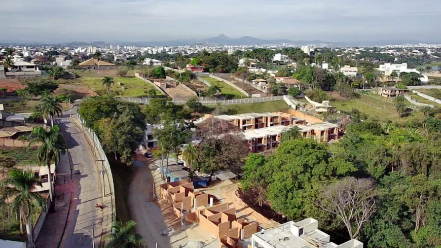 Foto 1 de Casa de Condomínio com 4 Quartos à venda, 488m² em Garças, Belo Horizonte