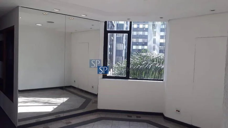 Foto 1 de Sala Comercial para venda ou aluguel, 220m² em Cidade Monções, São Paulo