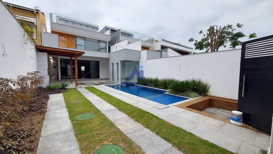 Foto 1 de Casa com 4 Quartos à venda, 443m² em Barra da Tijuca, Rio de Janeiro