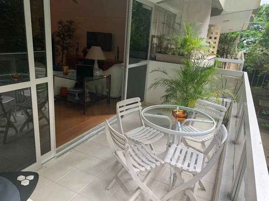 Foto 1 de Apartamento com 4 Quartos à venda, 153m² em Leblon, Rio de Janeiro