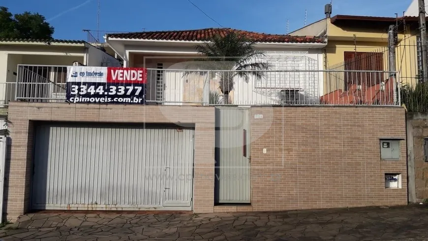 Foto 1 de Casa com 3 Quartos à venda, 131m² em Vila Ipiranga, Porto Alegre