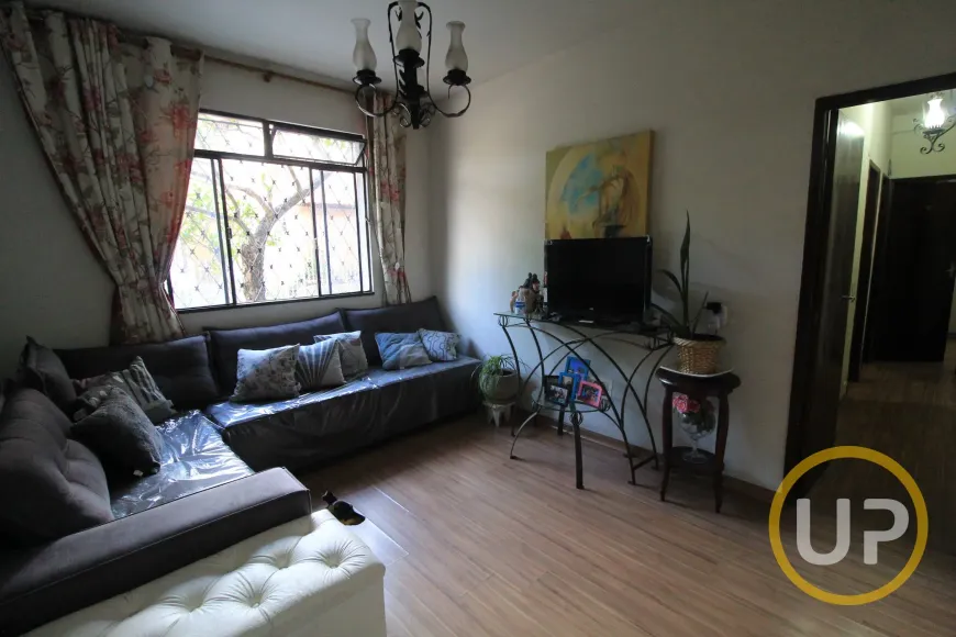 Foto 1 de Apartamento com 3 Quartos à venda, 90m² em Coração Eucarístico, Belo Horizonte