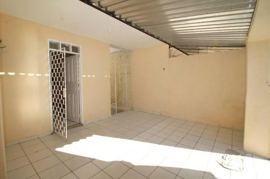 Foto 1 de Casa com 2 Quartos à venda, 70m² em Caixa D´Água, Salvador