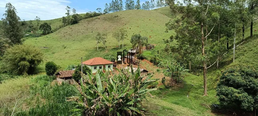 Foto 1 de Fazenda/Sítio com 4 Quartos à venda, 27m² em Valadares, Juiz de Fora