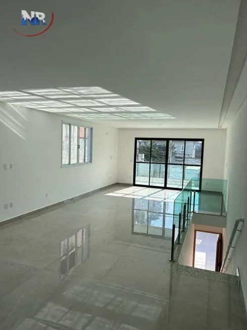 Foto 1 de Casa de Condomínio com 3 Quartos à venda, 270m² em Ponta da Praia, Santos