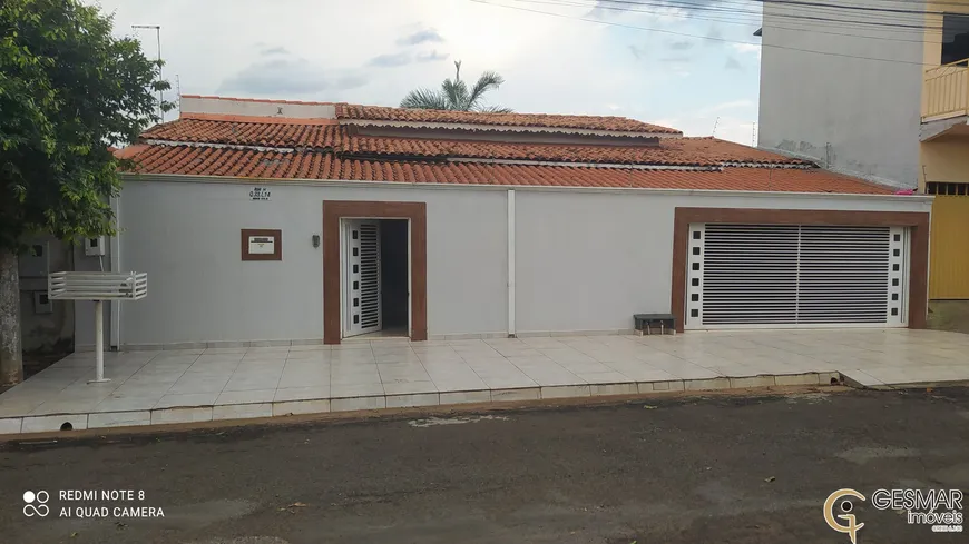 Foto 1 de Casa com 3 Quartos à venda, 180m² em Nova Vila, Caldas Novas