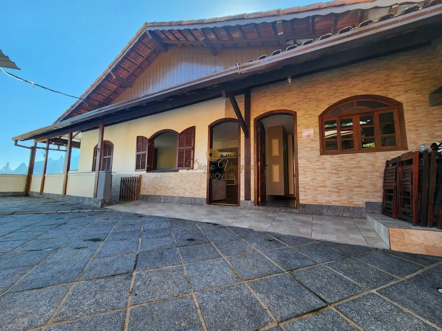 Foto 1 de Casa com 3 Quartos à venda, 170m² em Artistas, Teresópolis