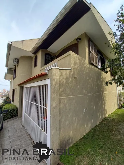 Foto 1 de Sobrado com 4 Quartos à venda, 200m² em Santa Cândida, Curitiba