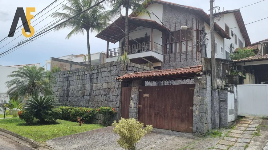 Foto 1 de Casa de Condomínio com 6 Quartos à venda, 391m² em Anil, Rio de Janeiro