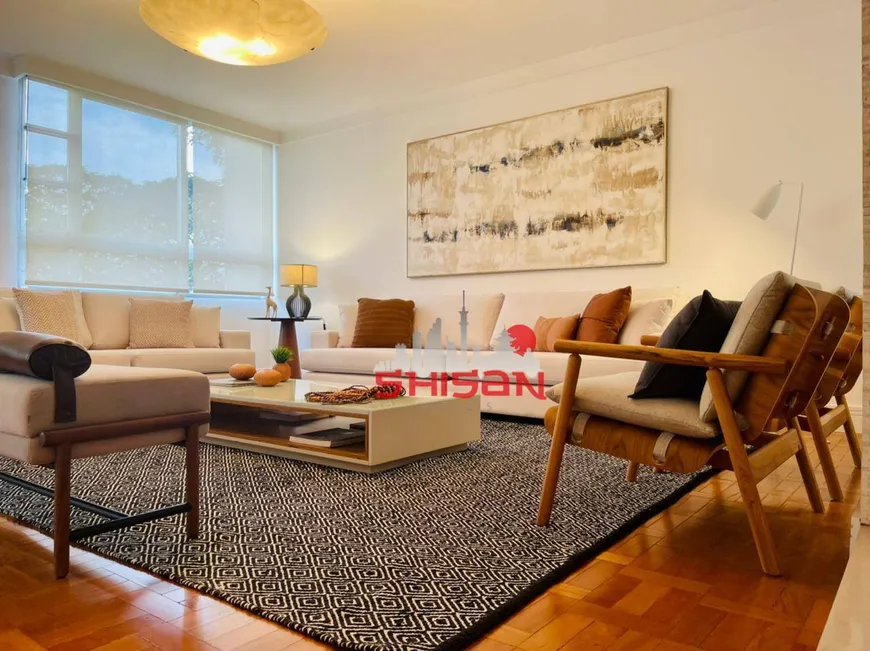 Foto 1 de Apartamento com 3 Quartos à venda, 230m² em Morro dos Ingleses, São Paulo