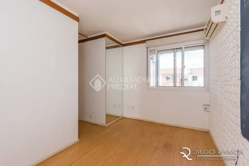 Foto 1 de Apartamento com 2 Quartos à venda, 48m² em Humaitá, Porto Alegre