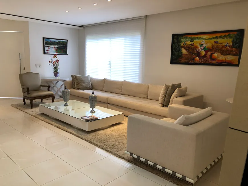 Foto 1 de Casa de Condomínio com 4 Quartos à venda, 405m² em Residencial Granville, Goiânia