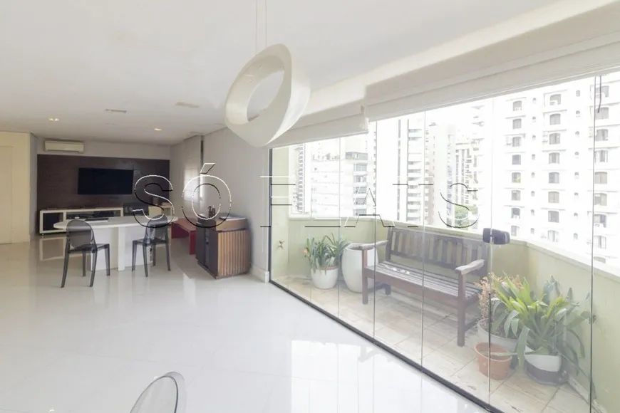 Foto 1 de Apartamento com 2 Quartos à venda, 131m² em Jardins, São Paulo