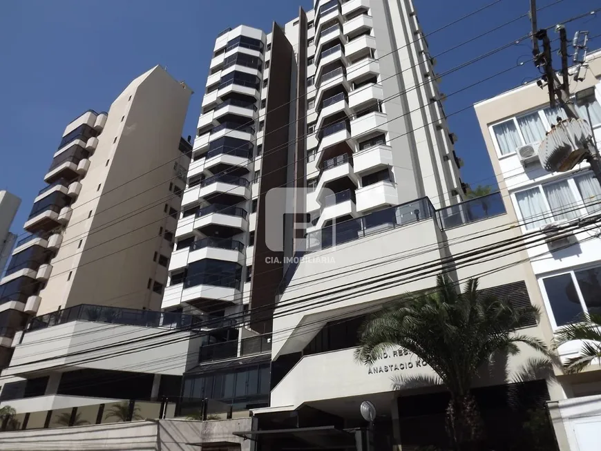 Foto 1 de Apartamento com 4 Quartos à venda, 329m² em Centro, Florianópolis