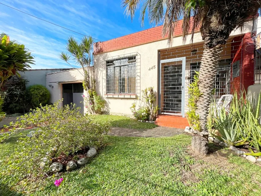 Foto 1 de Casa com 2 Quartos à venda, 121m² em São Sebastião, Porto Alegre