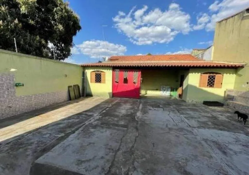 Foto 1 de Casa com 4 Quartos à venda, 360m² em Paquetá, Belo Horizonte