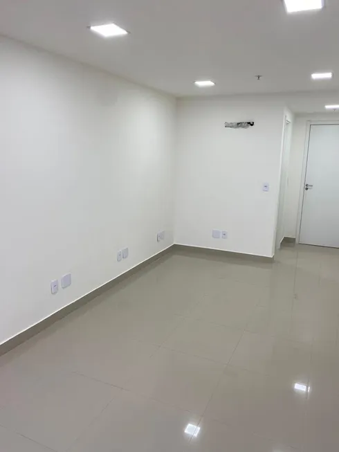 Foto 1 de Sala Comercial para alugar, 24m² em Cachambi, Rio de Janeiro