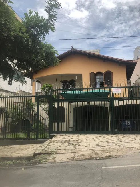 Foto 1 de Casa com 4 Quartos à venda, 293m² em Grajaú, Belo Horizonte