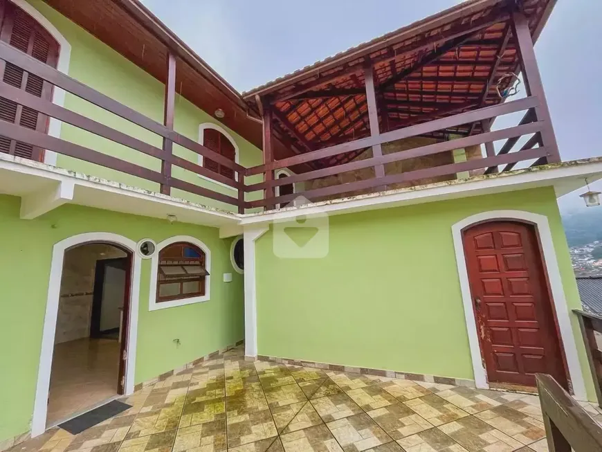 Foto 1 de Casa com 3 Quartos à venda, 134m² em Mosela, Petrópolis