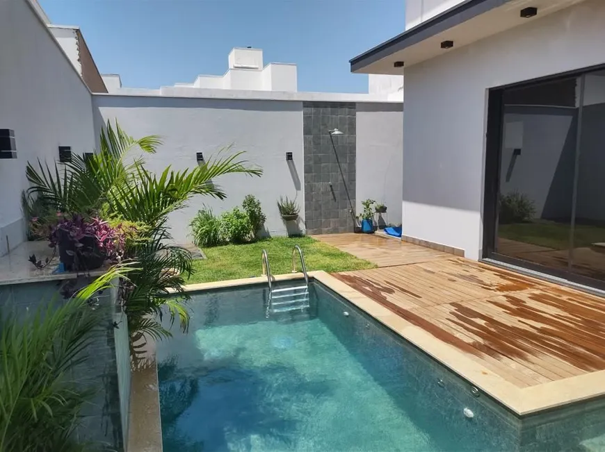 Foto 1 de Casa de Condomínio com 4 Quartos à venda, 220m² em Grand Ville, Uberlândia