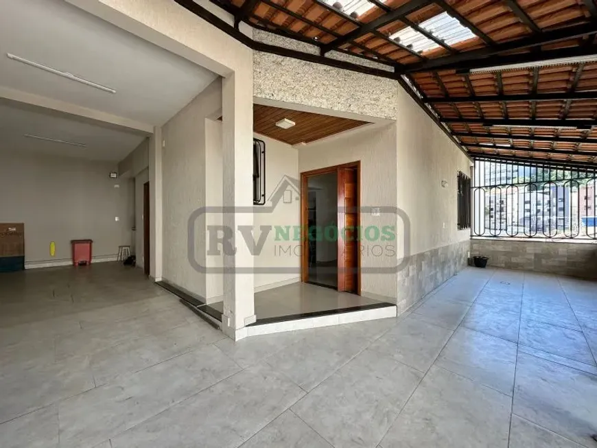 Foto 1 de Casa com 5 Quartos à venda, 276m² em Granbery, Juiz de Fora