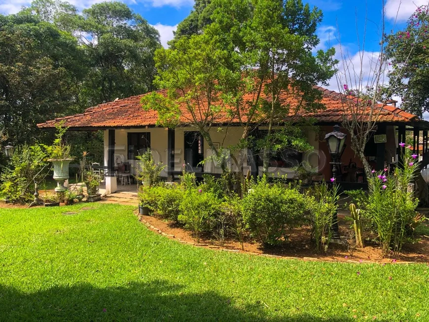 Foto 1 de Fazenda/Sítio com 3 Quartos à venda, 2250m² em Curral, Ibiúna