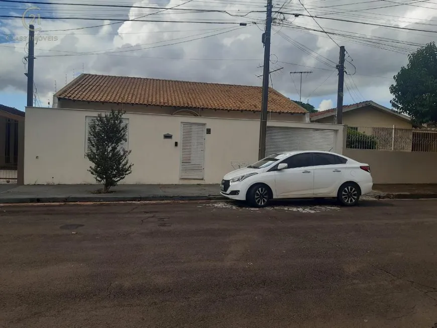Foto 1 de Casa com 3 Quartos à venda, 200m² em São Pedro, Londrina