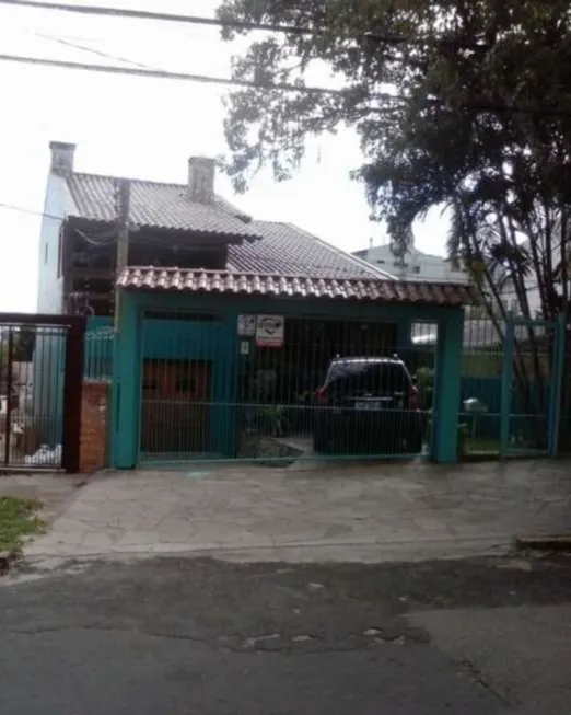 Foto 1 de Sobrado com 3 Quartos à venda, 444m² em Nonoai, Porto Alegre