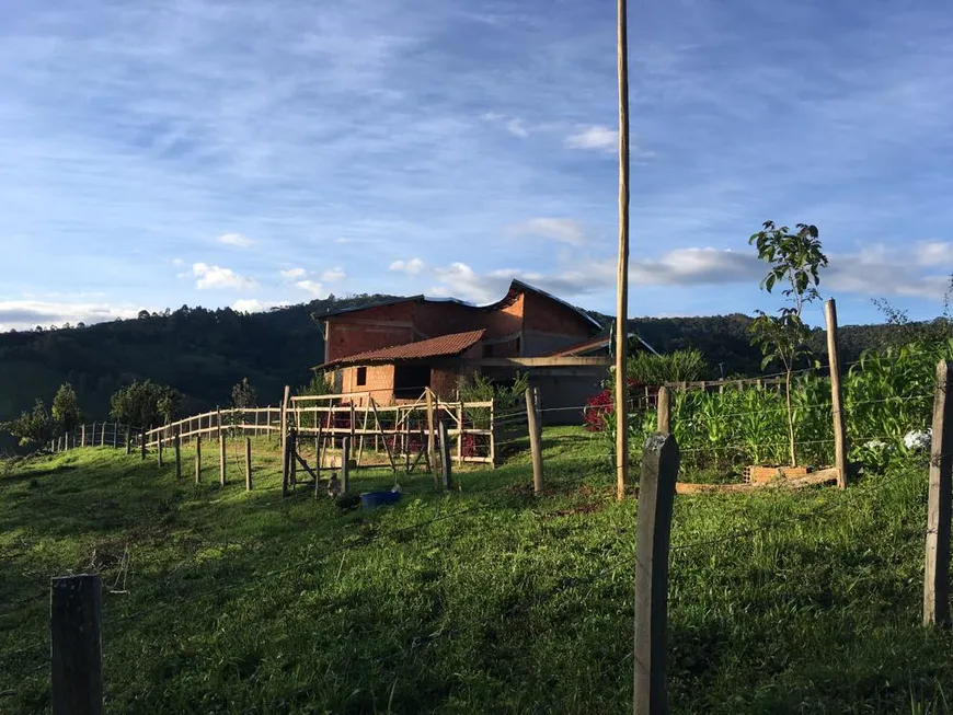 Foto 1 de Fazenda/Sítio com 4 Quartos à venda, 40200m² em Zona Rural, Delfim Moreira