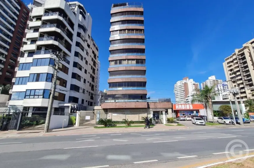 Foto 1 de Apartamento com 3 Quartos para alugar, 181m² em Beira Mar, Florianópolis