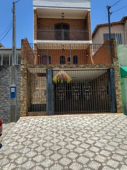 Foto 1 de Sobrado com 4 Quartos à venda, 166m² em Centro, Taubaté