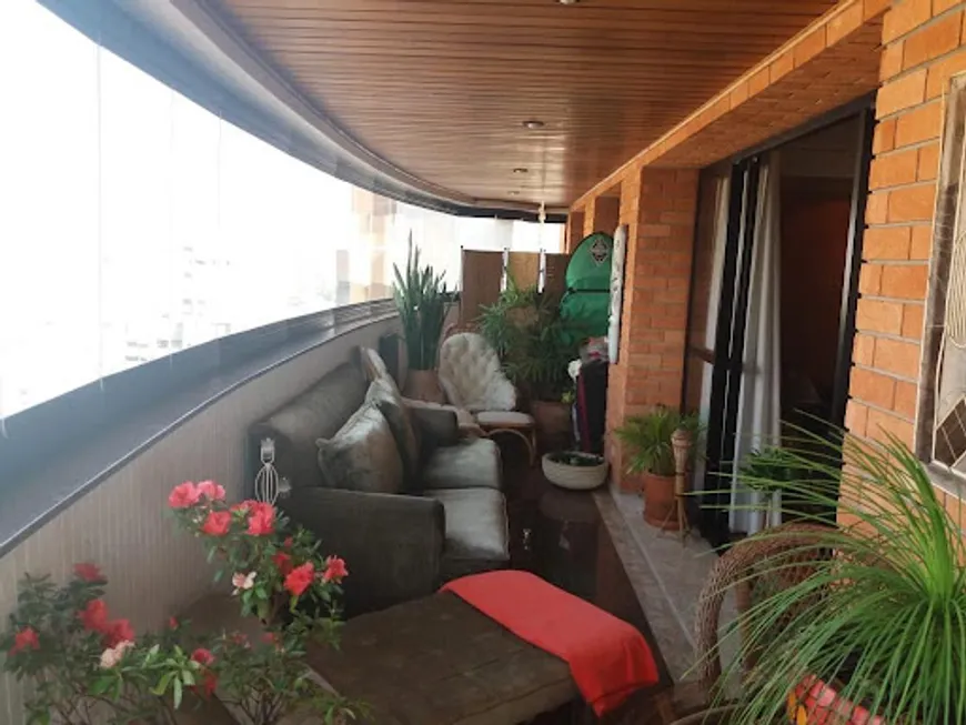 Foto 1 de Apartamento com 3 Quartos à venda, 200m² em Pompeia, São Paulo