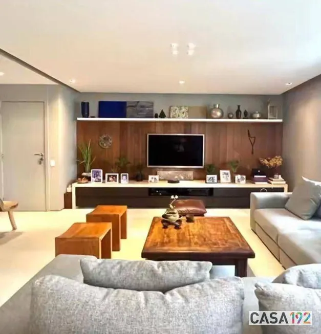 Foto 1 de Apartamento com 3 Quartos à venda, 167m² em Jardim Europa, São Paulo