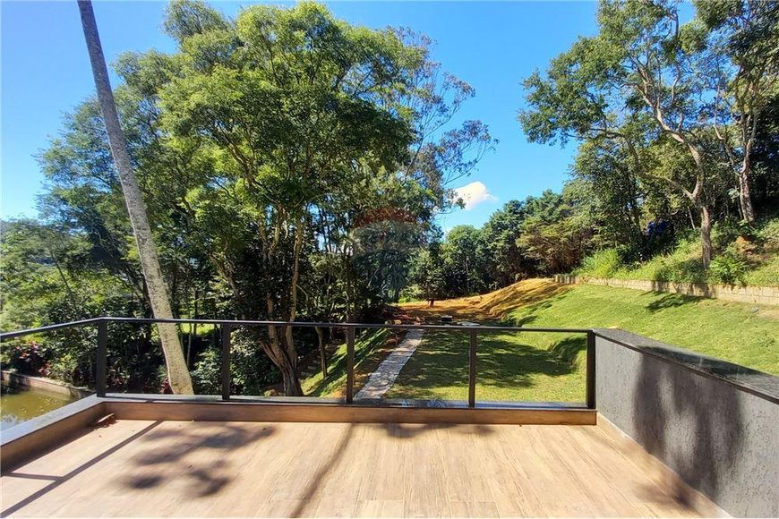 Foto 1 de Casa com 3 Quartos para alugar, 230m² em Parque do Imbuí, Teresópolis