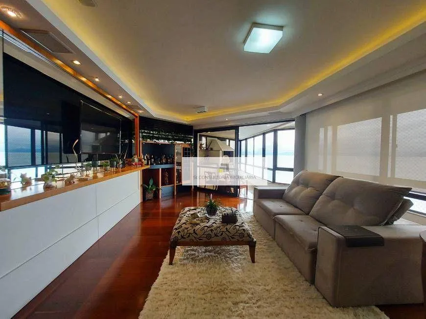 Foto 1 de Apartamento com 4 Quartos à venda, 221m² em Beira Mar, Florianópolis