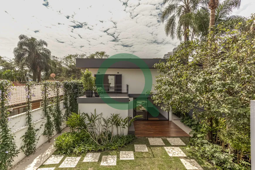 Foto 1 de Casa com 4 Quartos à venda, 410m² em Alto de Pinheiros, São Paulo