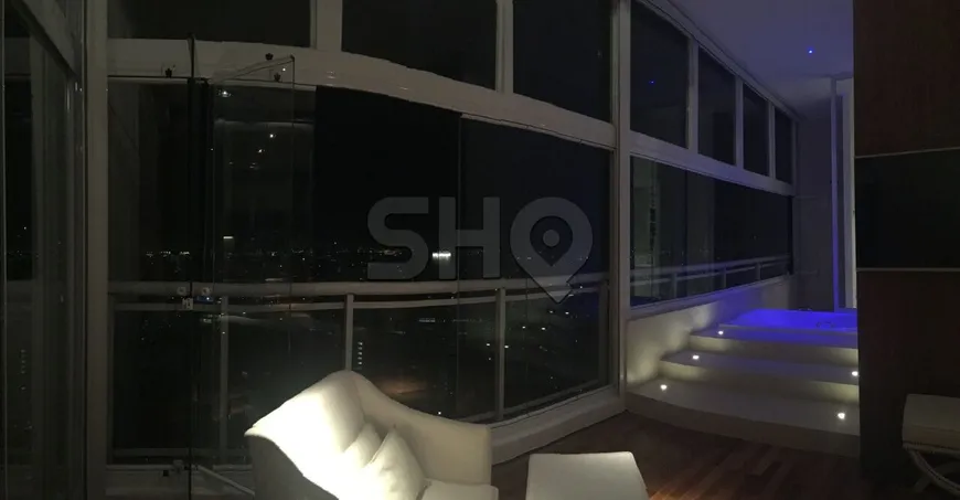 Foto 1 de Apartamento com 2 Quartos para alugar, 200m² em Cerqueira César, São Paulo
