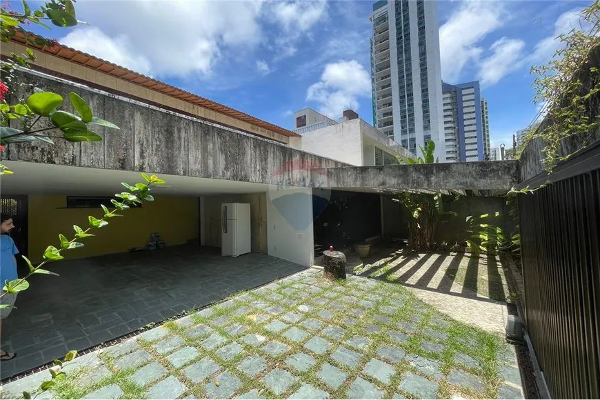 Foto 1 de Casa com 5 Quartos para alugar, 319m² em Espinheiro, Recife