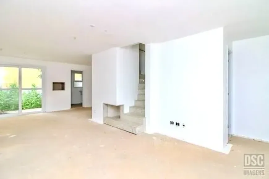 Foto 1 de Apartamento com 3 Quartos à venda, 120m² em Vila Nova, Porto Alegre