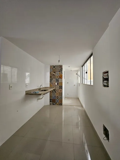 Foto 1 de Apartamento com 2 Quartos à venda, 65m² em Lagoa, Macaé