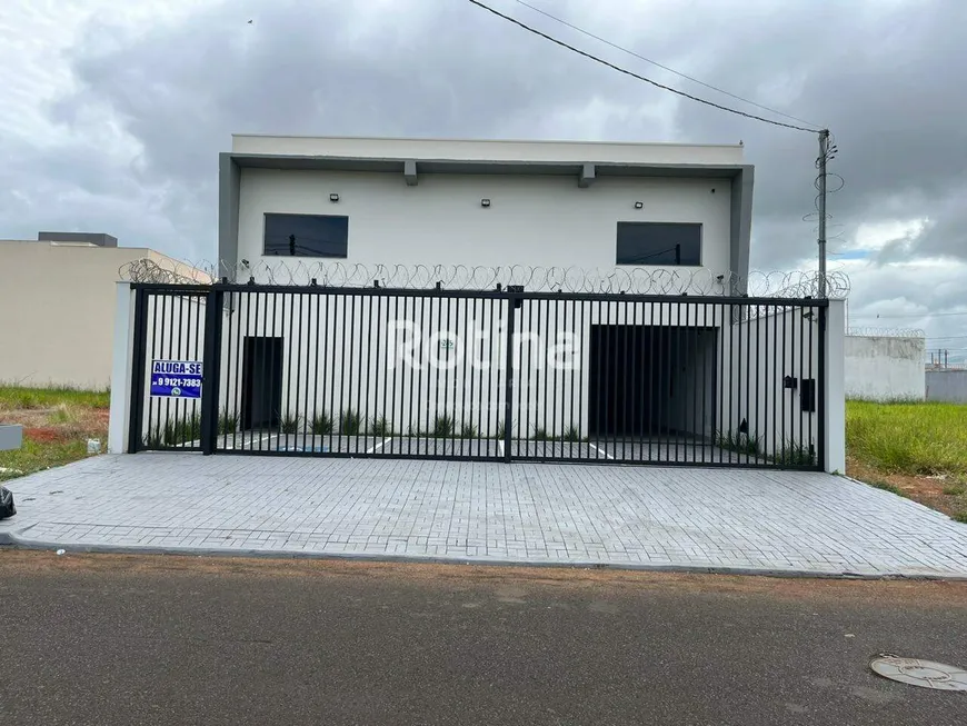 Foto 1 de Galpão/Depósito/Armazém para alugar, 230m² em Novo Mundo, Uberlândia