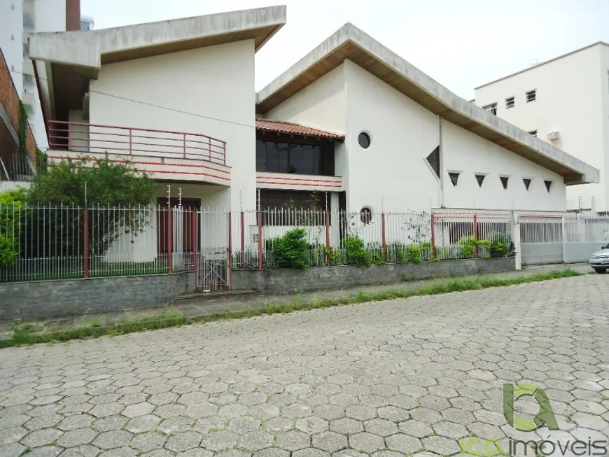 Foto 1 de Casa com 4 Quartos à venda, 600m² em Jardim Atlântico, Florianópolis