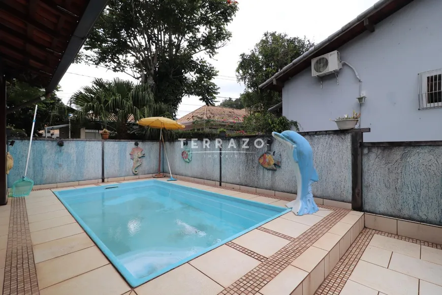 Foto 1 de Casa com 4 Quartos à venda, 150m² em Vargem Grande, Teresópolis