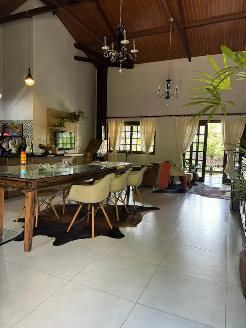 Foto 1 de Casa com 5 Quartos à venda, 320m² em Vila do Ouro, Nova Lima