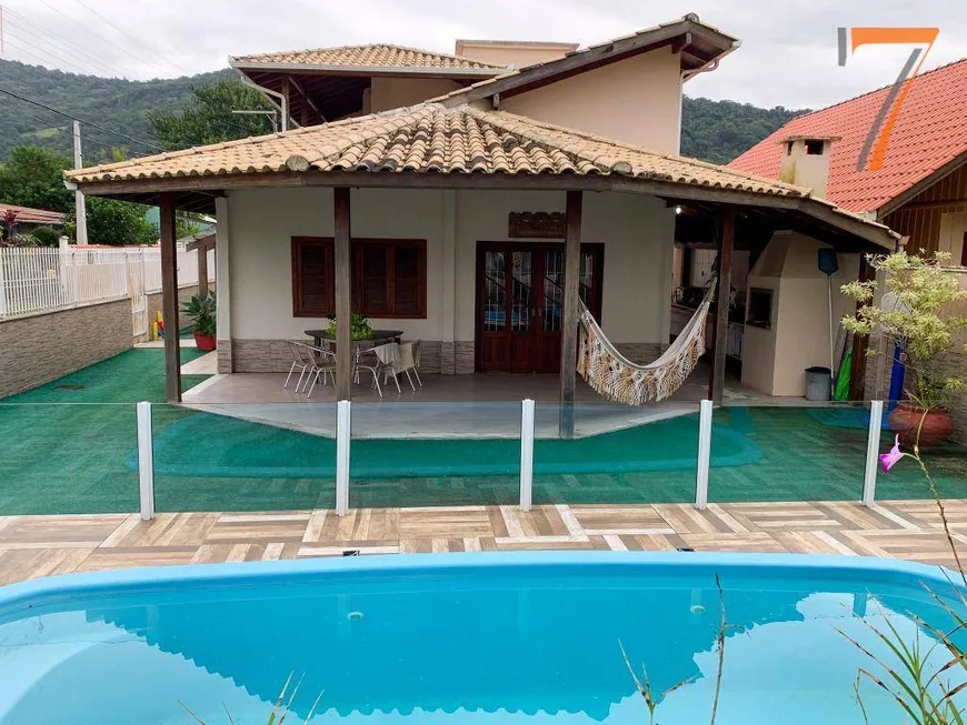 Foto 1 de Casa com 4 Quartos à venda, 200m² em Armação do Pântano do Sul, Florianópolis