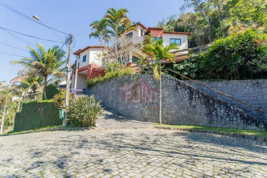 Foto 1 de Casa de Condomínio com 4 Quartos à venda, 361m² em Badu, Niterói